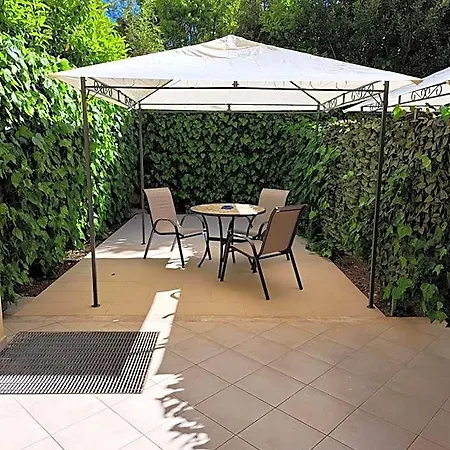 Salento Garden Couette-café 3*